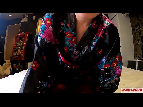 ❤️ Vajza e re cosplay pëlqen seksin deri në orgazmë me një shiringë në një kalorës dhe një blowjob. Vajzë aziatike me pidhi leshtore dhe cica të bukura me kostum tradicional japonez në video amatore që tregon masturbim me lodra qij. Sakura 3 OSAKAPORN. ️❌ Porno tek ne sq.mrvideospornogratis.ru ❌️