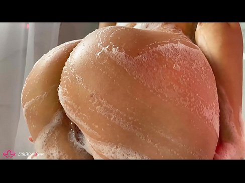 ❤️ Zeshkania masturbon pidhin me vibrator deri në orgazmë intensive në dush ️❌ Porno tek ne sq.mrvideospornogratis.ru ❌️